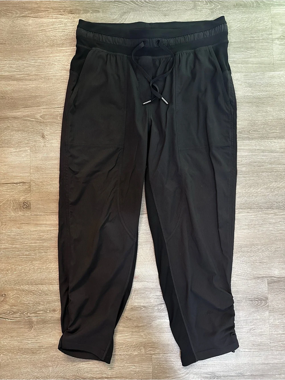 Lululemon Dance Studio Mid-Rise Crop 25
